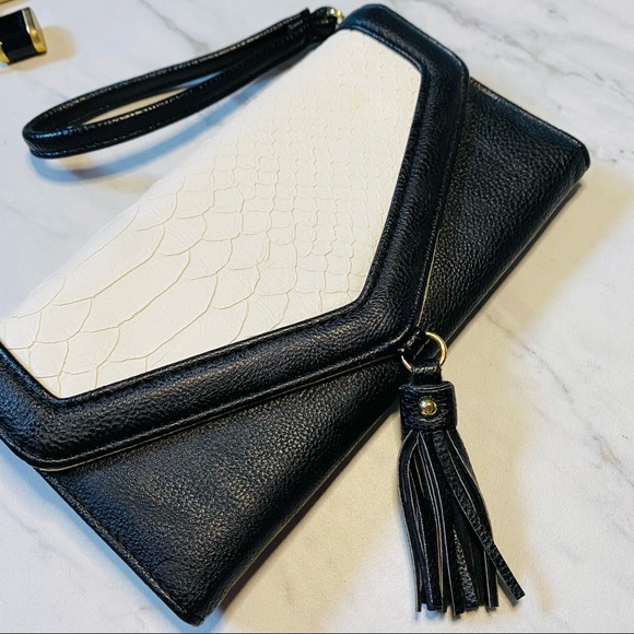 Steve Madden wristlet wallet blk tassel organizer - Picture 9 of 16